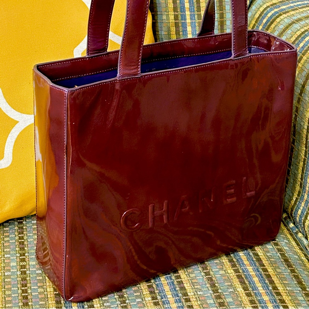 Chanel Authentic Bordeaux Red Chanel Letter Logo Patent Leather Tote - Picture 3 of 15